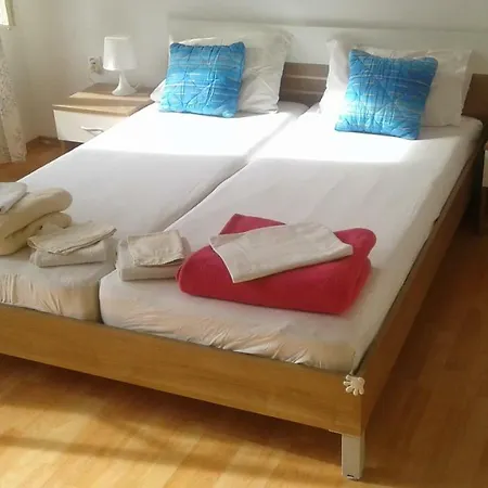 Dvorac Holiday home *